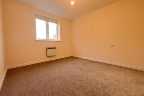 Saltash Road, Churchward, Swindon, SN2 photo 4