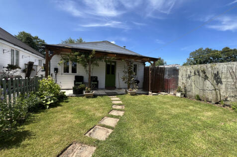 Fully furnished Annexe