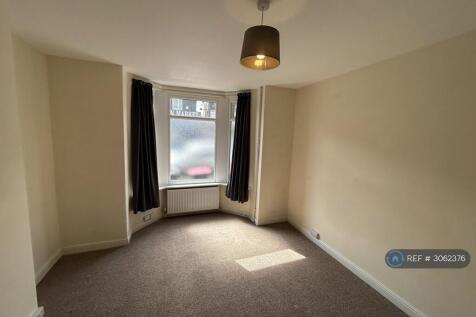 Double Bedroom (Pic 1)