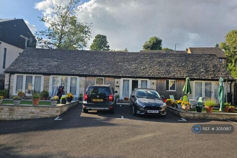 Detached With Garden And Private Parking