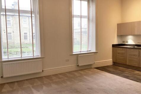 OPEN PLAN LIVING AREA