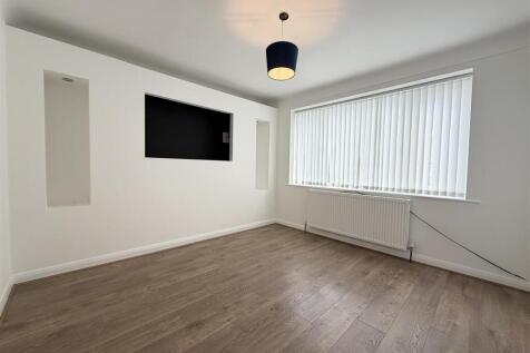 Kenilworth Drive, Wirral photo 3