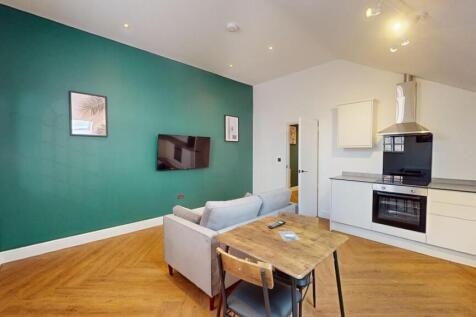 2-bed house on Derby Road, Loughborough, £1,621/mo