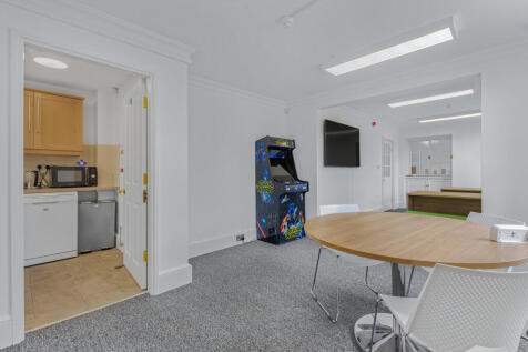 Office to rent Image 9
