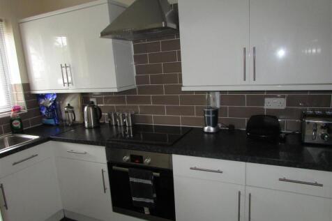 54 Chepstow Close 002.JPG