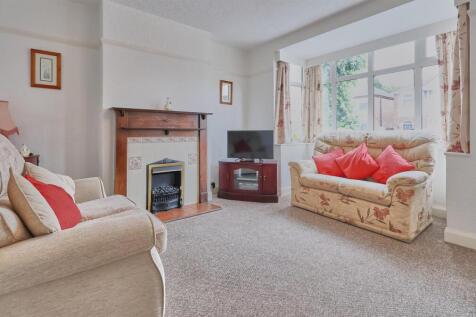 Lounge to front