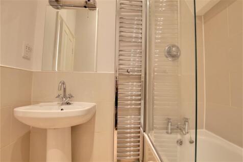 6.bathroom.jpg