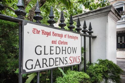 Gledhow Gardens Street Sign 3-1.jpg