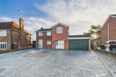 CAM03218G0-PR0847-STILL005