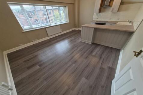2 bedroom Apartment 1st Floor in Godalming photo 4