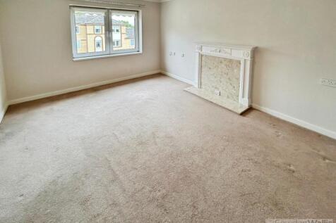 60 Newcomb Court Lounge.jpg