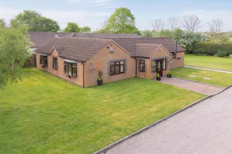 The Cherry Orchard, Kites Hardwick