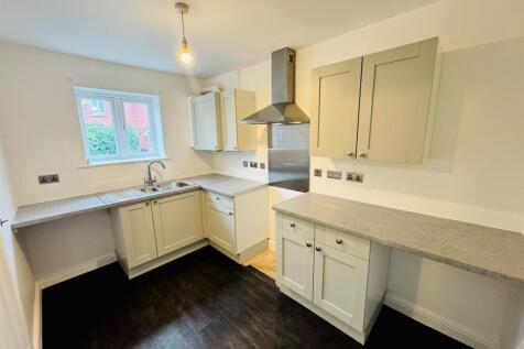 Laurel Grove, Park Street Uttoxeter, ST14 7EL photo 3