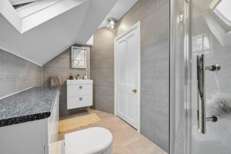 En-Suite - vanity unit.jpg