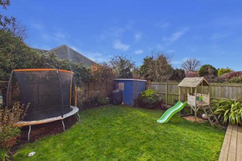 CAM05411G0-PR0197-STILL009.jpg