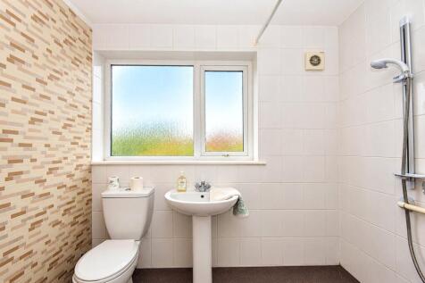 Northwold Road, Eastfield, Scarborough, North Yorkshire, YO11 photo 4