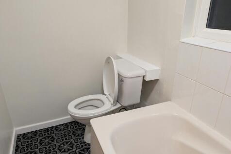 Woodchurch Road, Birkenhead, CH42 photo 4