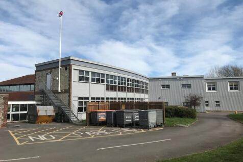 PHOTO 5  Penns Place Petersfield  exterior.jpg