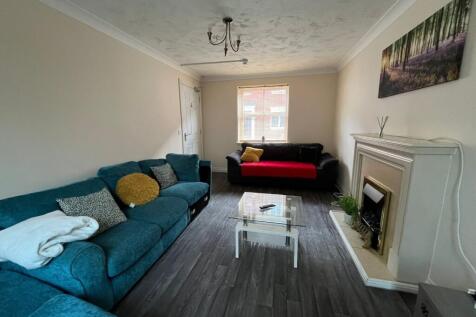 Hatcher Crescent, , Colchester photo 3