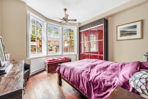 Flat 1, 59 Barrowgate Road-9.jpg