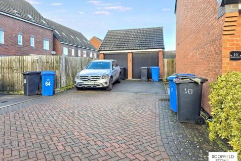 Driveway and Garage (via Cartmel Place)