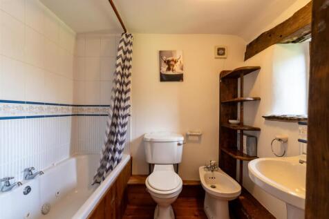 Bedroom 1 En-Suite Bathroom