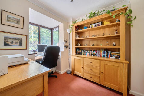 1343492-27-68af1b...