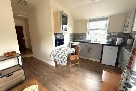 Fairfields, Ashburn Close, Ashburton photo 3