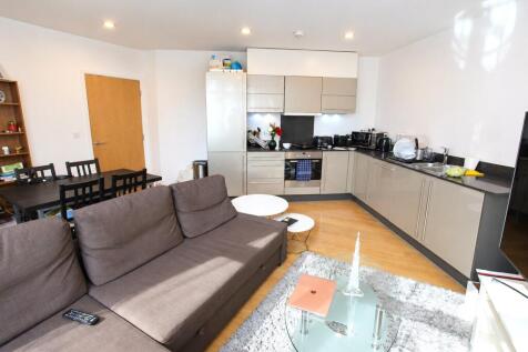 Iona Tower, 33 Ross Way, London, E14 photo 3