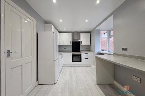 Wolstenholme Avenue, Bury photo 5