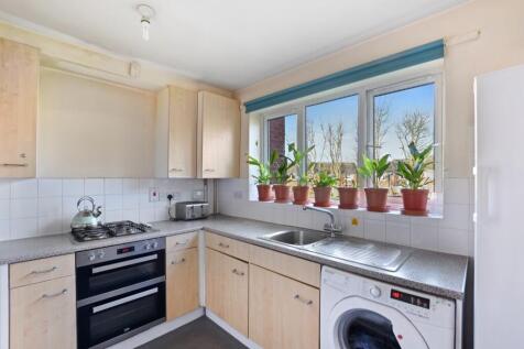 Lavender Crescent, St. Albans, Hertfordshire, AL3 photo 4