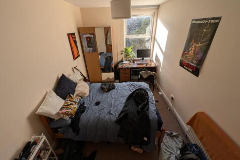bedroom 4.jpg