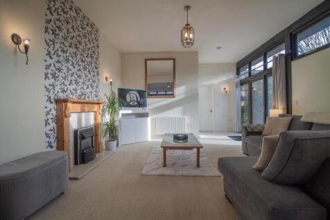 2 Dovedon Mews, Whepstead [Sitting Room] 01.jpg
