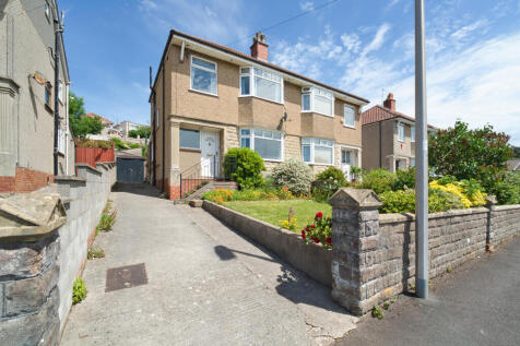 3 bed semi-detached house for sale