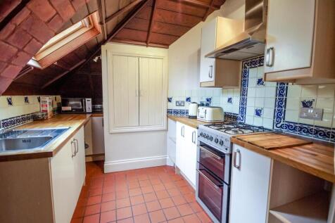 3-bed-flat-cheltenham-town-centre (13).jpg