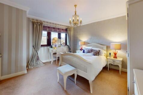 Hawthornes-Bedroom 5.jpg