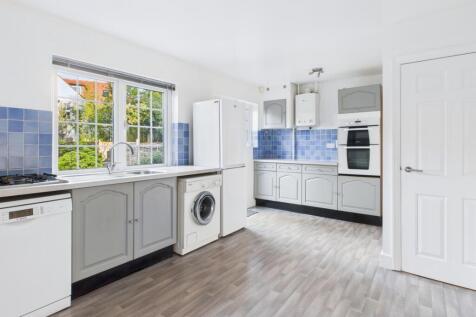Kitchen / Dining Rm