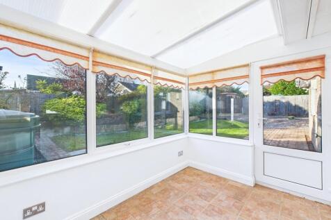 CAM01909G0-PR0438-STILL018