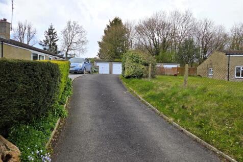 Garages at Yew Tree - Entrance.jpg