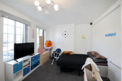 Belmont Circle,Kenton Lane, Harrow photo 4