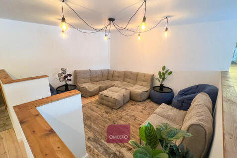 Shared informal meeting space