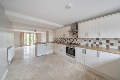 Spacious Kitchen