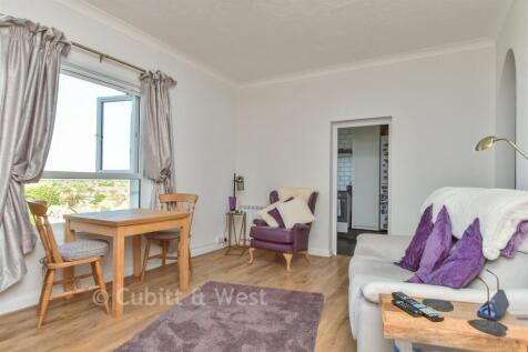 Lounge/ Dining Room