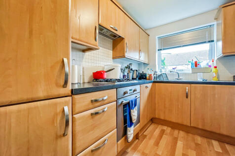 Celsus Grove, Swindon, Wilts photo 3