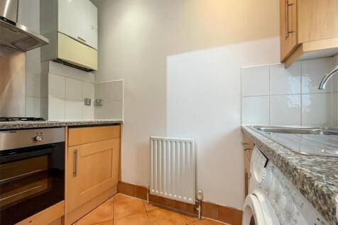 kitchen (1 of 1).jpg