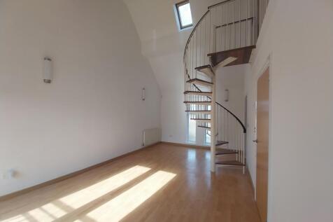 9 The Farthings, Lymm, Warrington photo 3