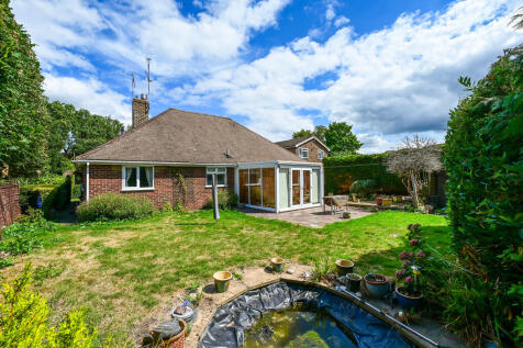 37 Ryecroft Garde...