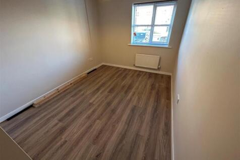 second bedroom.jpg