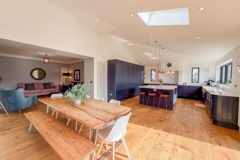 Family/Kitchen/Dine