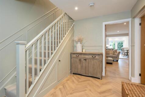 32 Hazel Grove_14.jpg